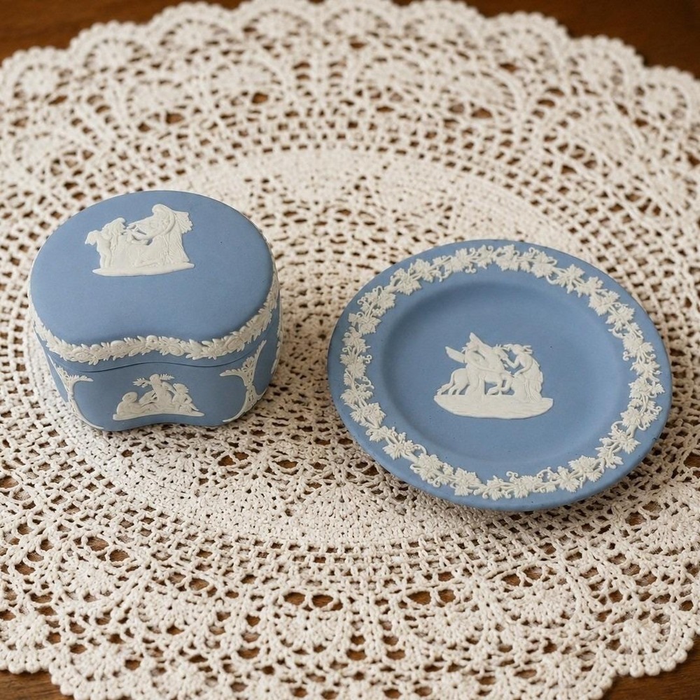 Vintage Wedgwood Blue Jasperware Trinket Box & Pin Dish Set Neoclassical Vanity
